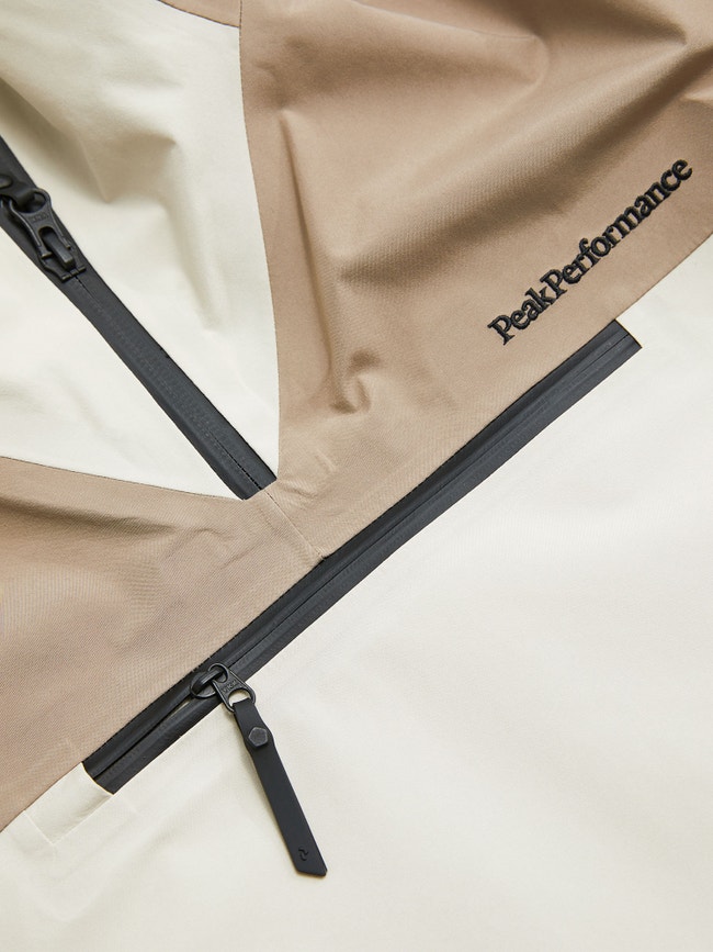 Vertical GORE-TEX 3L Shell Anorak Women | Peak Performance Vertical GORE-TEX 3L Shell Anorak Women | Peak Performance