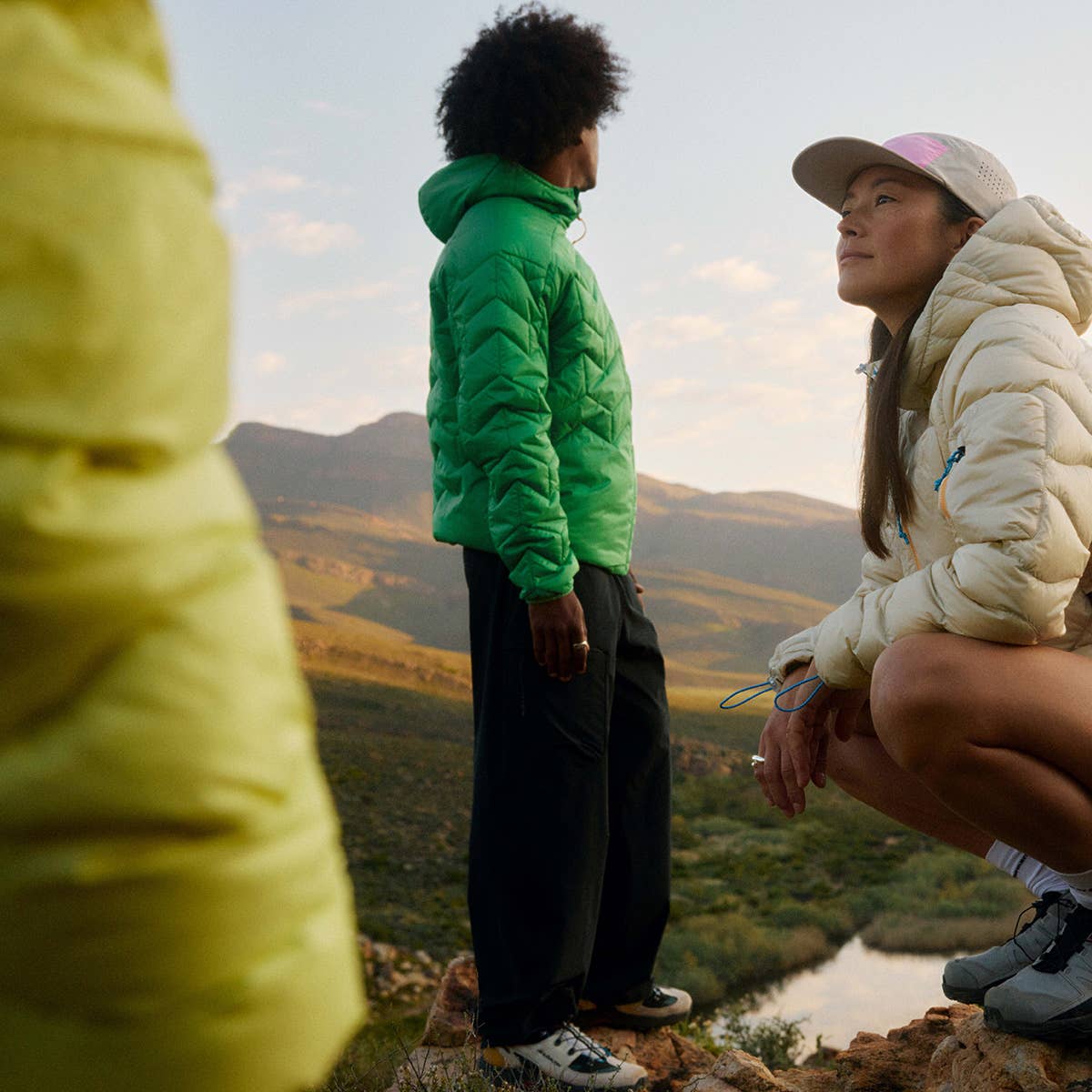 Elevate Insulated Hood Jacket Men | Peak Performance